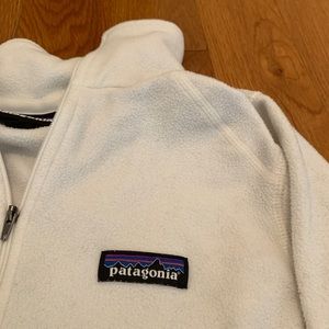 Women’s Patagonia fleece jacket